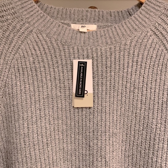 Woman’s sweater.#178 - Picture 7 of 11